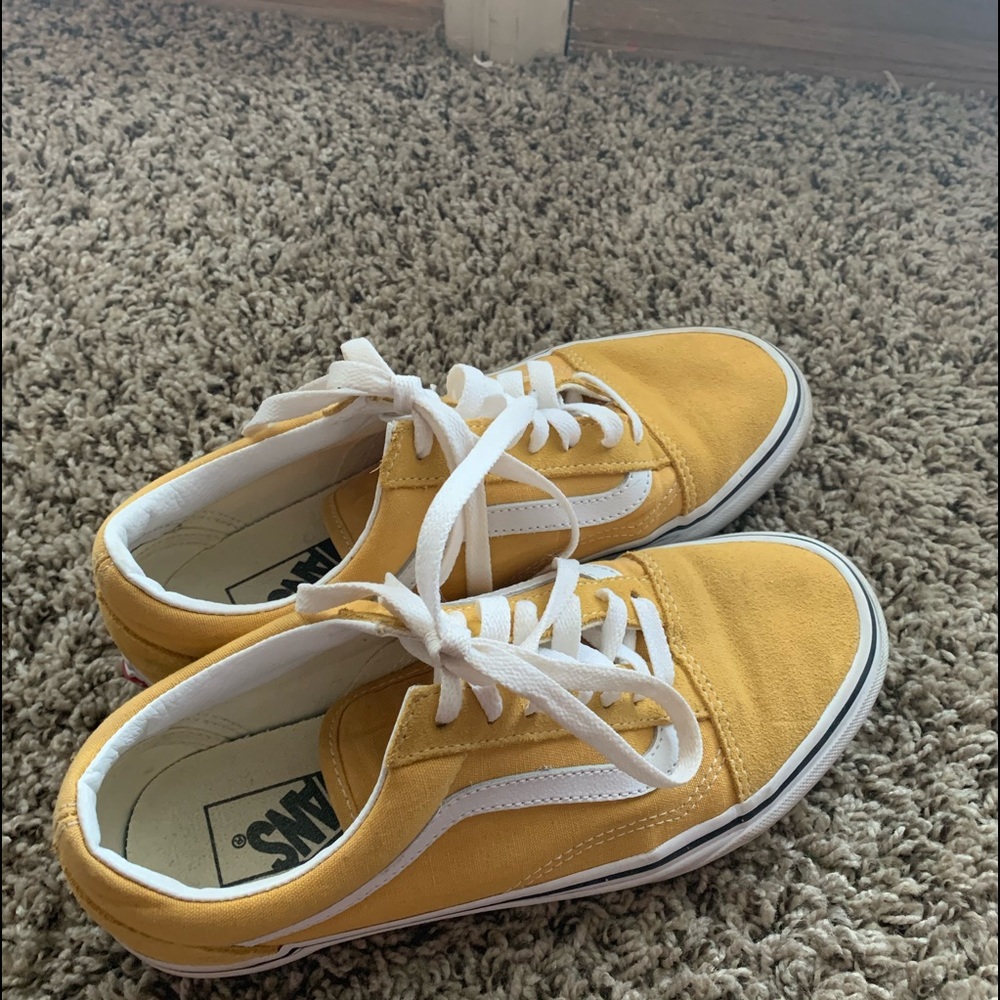 YELLOW VANS!